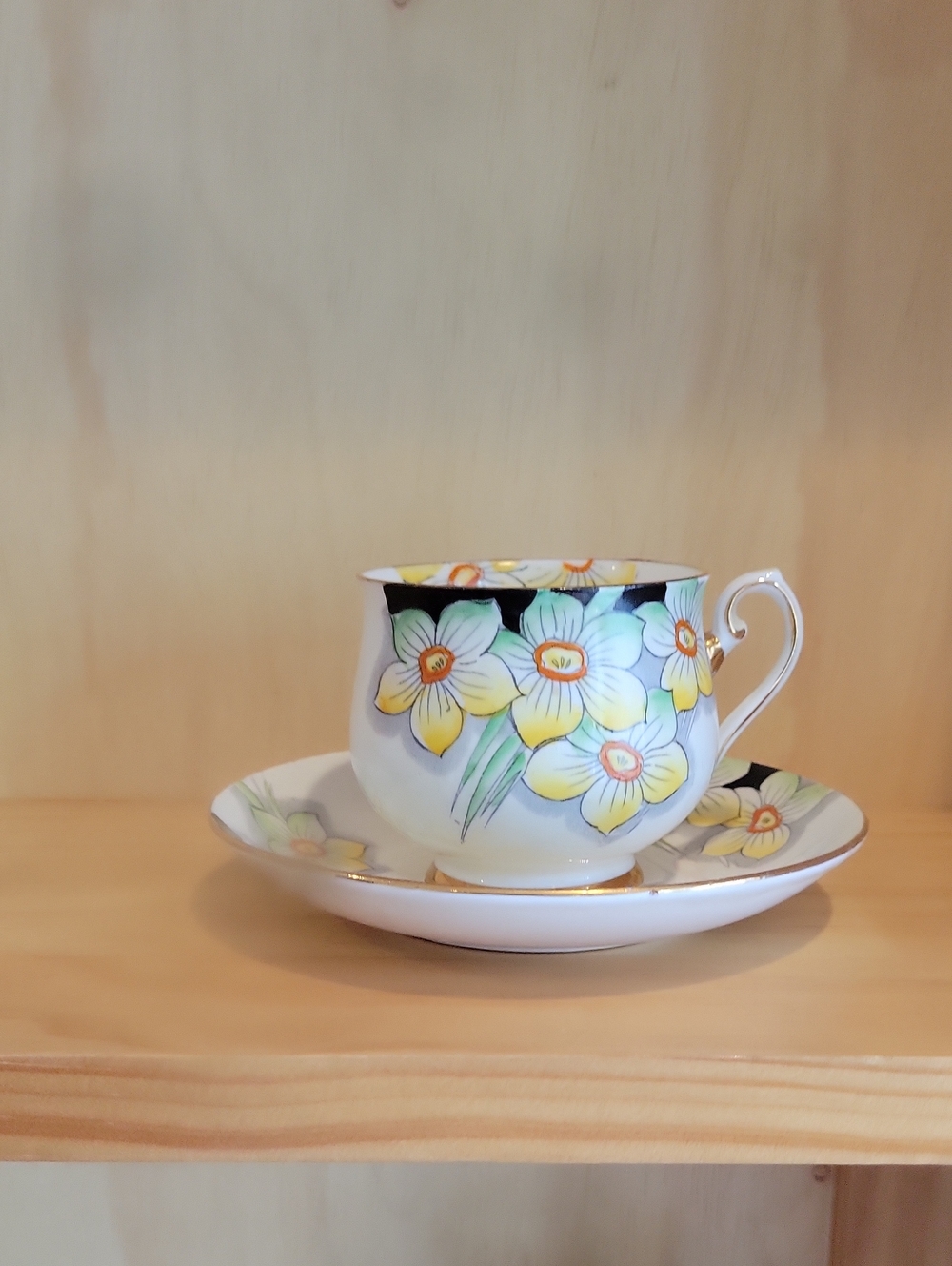 Vintage Floral Teacup and Saucer - Yellow Daffodil Design